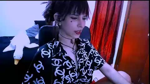 Snapshot of nyxxei chatting on July 16, 2026, 11:44 pm Nyxxei online show from July 16, 2026, 11:44 pm