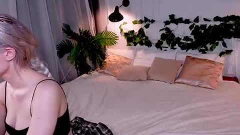 Lily online show from July 10, 2026, 2:08 pm