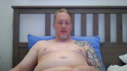 Snapshot of olavdelux chatting on July 21, 2026, 10:23 pm olavdelux online show from July 21, 2026, 10:23 pm