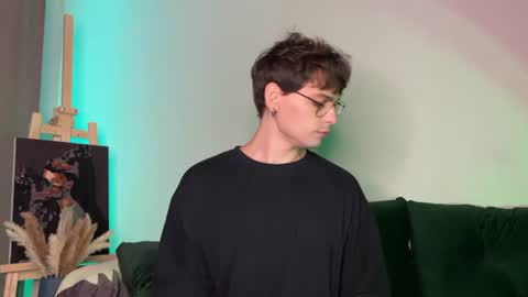 oliverlawrence online show from June 14, 2026, 8:33 pm