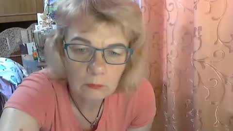Olivia Mia online show from June 11, 2026, 7:39 am