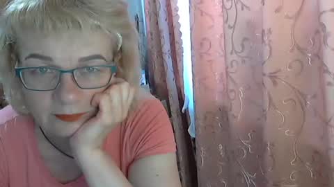 Olivia Mia online show from June 17, 2026, 7:33 am