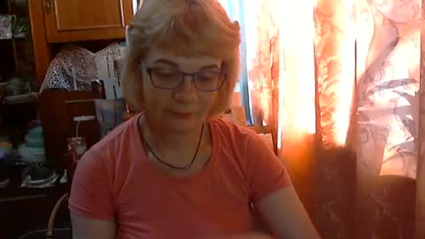 Olivia Mia online show from June 19, 2026, 2:54 pm