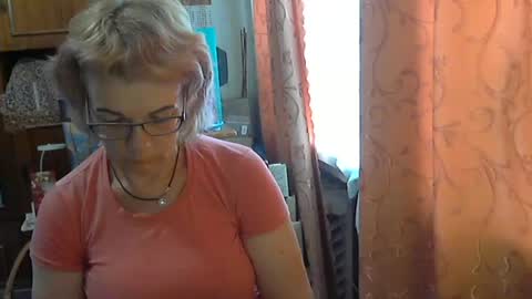 Olivia Mia online show from June 28, 2026, 11:05 am