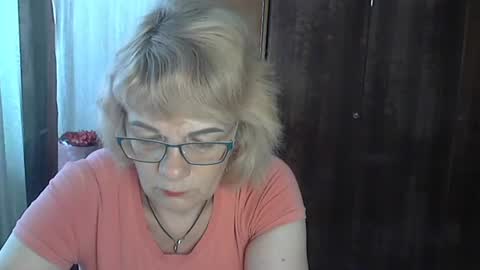 Olivia Mia online show from July 9, 2026, 10:19 am
