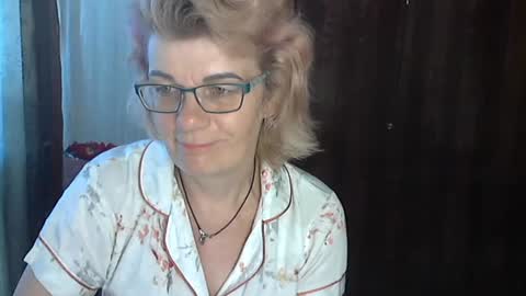 Olivia Mia online show from July 12, 2026, 11:45 am