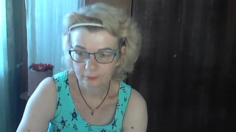 Olivia Mia online show from July 16, 2026, 7:47 am