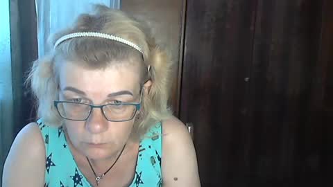 Olivia Mia online show from July 17, 2026, 9:16 am