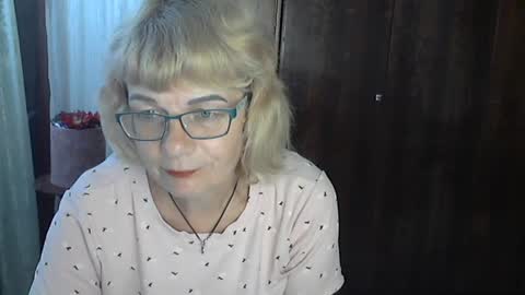 Olivia Mia online show from July 28, 2026, 1:10 pm