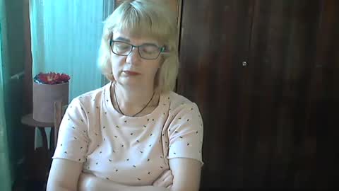 Olivia Mia online show from July 30, 2026, 7:07 am