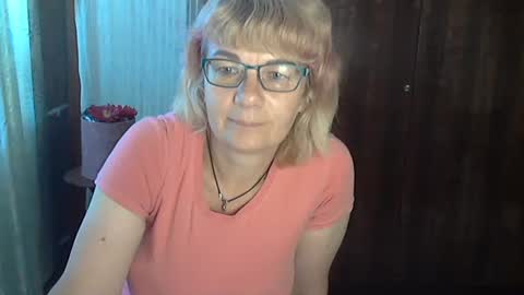 Olivia Mia online show from August 3, 2026, 9:04 am