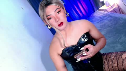 Miss OLIVIA online show from July 2, 2026, 3:23 am