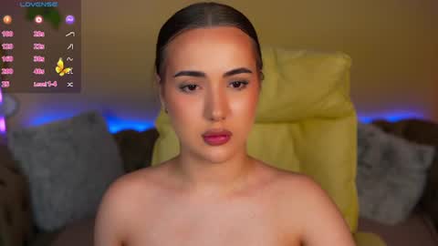 Snapshot of oliviamoore_ chatting on June 17, 2026, 6:05 am Olivia online show from June 17, 2026, 6:05 am