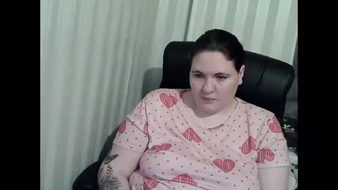 OlyaAndNetty online show from November 11, 2025, 12:54 am
