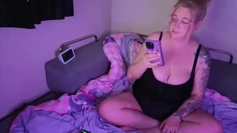Snapshot of onyxilvara chatting on May 27, 2026, 12:40 am MISS ONYX online show from May 27, 2026, 12:40 am