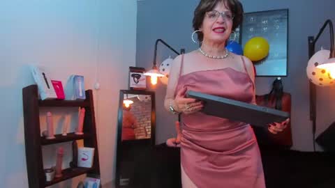 Snapshot of pamela_mature41 chatting on June 26, 2026, 2:27 am pamela_mature41 online show from June 26, 2026, 2:27 am