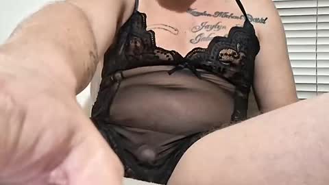 papapfouts online show from May 28, 2026, 8:44 am