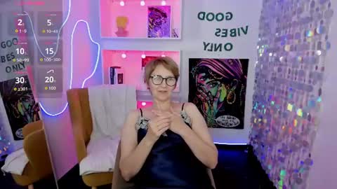 Snapshot of paris_cherry chatting on July 29, 2026, 6:28 pm Paris online show from July 29, 2026, 6:28 pm