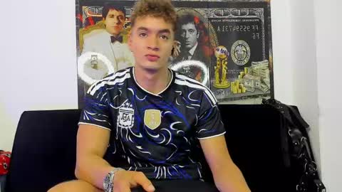 Snapshot of paul_george212 chatting on May 9, 2026, 1:05 pm Paull George online show from May 9, 2026, 1:05 pm