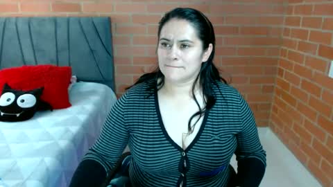 Snapshot of paula__117 chatting on June 18, 2026, 8:13 pm paula__117 online show from June 18, 2026, 8:13 pm
