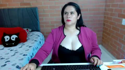Snapshot of paula__117 chatting on July 8, 2026, 7:18 pm paula__117 online show from July 8, 2026, 7:18 pm