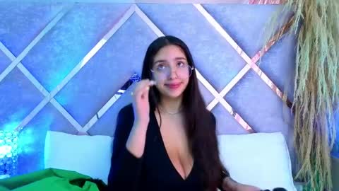 paulette_dupont_ online show from May 11, 2026, 11:27 am