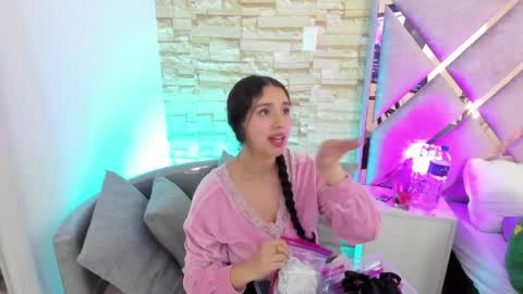 paulette_dupont_ online show from May 21, 2026, 3:24 am