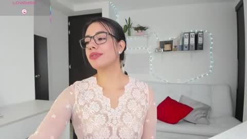 paulina online show from July 27, 2026, 6:37 pm