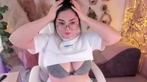 Snapshot of paulinacostello chatting on July 17, 2026, 6:24 pm Estefania online show from July 17, 2026, 6:24 pm