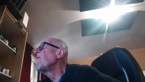 Snapshot of pc8474408 chatting on April 18, 2026, 9:13 am pc8474408 online show from April 18, 2026, 9:13 am
