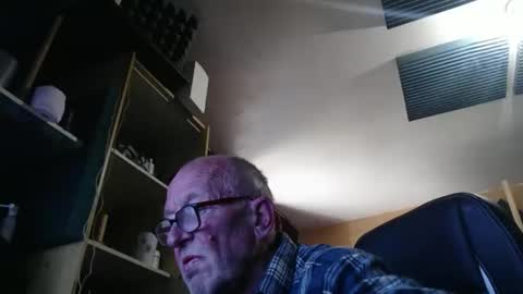 Snapshot of pc8474408 chatting on April 24, 2026, 2:52 pm pc8474408 online show from April 24, 2026, 2:52 pm