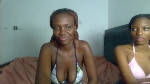 Snapshot of peach_ebonny chatting on June 18, 2026, 9:19 pm peach_ebonny online show from June 18, 2026, 9:19 pm