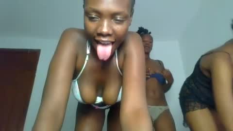 Snapshot of peach_ebonny chatting on June 29, 2026, 10:15 am peach_ebonny online show from June 29, 2026, 10:15 am