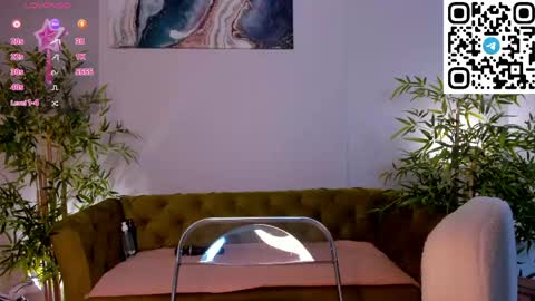 Snapshot of pearl_bloom chatting on April 24, 2026, 1:19 am Sex Leah online show from April 24, 2026, 1:19 am