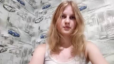 Sophie online show from July 8, 2026, 9:19 pm