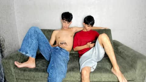 Snapshot of pelusos_mens chatting on April 18, 2026, 7:29 pm CAIN-19 ALLEN-18 RONALD-18 AUSTIN-18 MOD DANTE online show from April 18, 2026, 7:29 pm