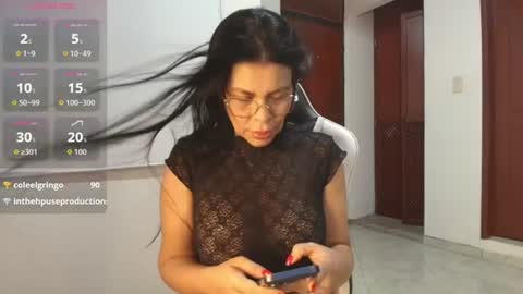 Snapshot of perla_hot4u chatting on July 25, 2026, 11:24 pm online show from July 25, 2026, 11:24 pm