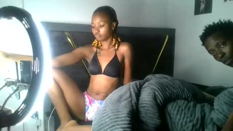petite_queen69 online show from June 14, 2026, 1:57 pm