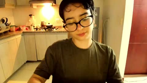 Snapshot of petitee_lunna chatting on June 8, 2026, 1:09 am Lunna online show from June 8, 2026, 1:09 am