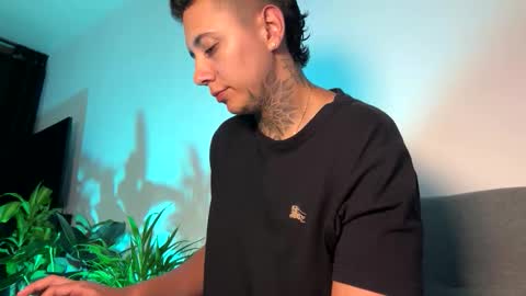 Snapshot of phillip_brownn chatting on March 27, 2026, 9:03 pm PHILLIP online show from March 27, 2026, 9:03 pm