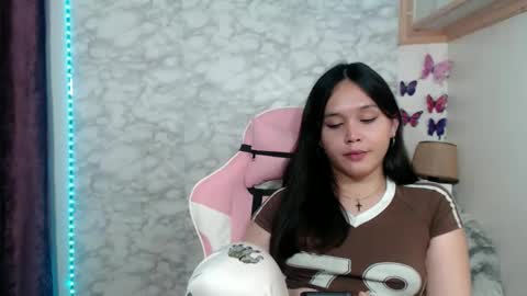 Snapshot of pia_intownx chatting on June 11, 2026, 12:32 am Ms Pia online show from June 11, 2026, 12:32 am