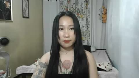 yumie  online show from May 6, 2026, 12:10 pm