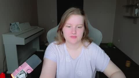 pinkiep1e online show from June 5, 2026, 3:24 am