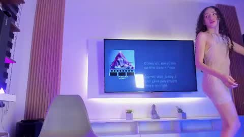 Snapshot of pinky_peach_ chatting on June 22, 2026, 2:46 am Peachy online show from June 22, 2026, 2:46 am