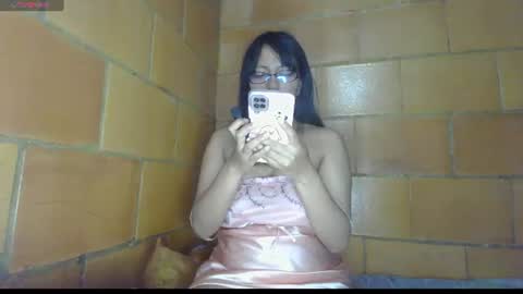 Snapshot of pinkymochy chatting on June 18, 2026, 1:17 am pinkymochy online show from June 18, 2026, 1:17 am