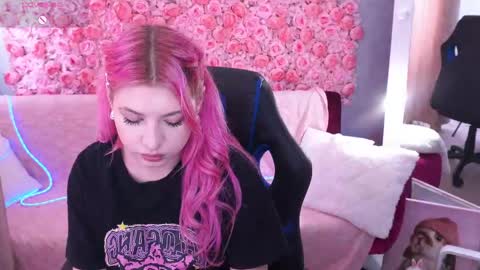 pinkytrix online show from May 9, 2026, 12:43 pm