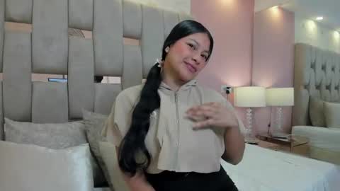 Pirly  online show from June 12, 2026, 5:45 pm