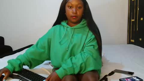 pixietease1 online show from May 3, 2026, 3:40 pm