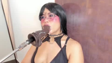 Snapshot of pocahontas_lantina chatting on May 15, 2026, 4:41 am pocahontas_lantina online show from May 15, 2026, 4:41 am
