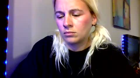 Snapshot of prettybabypetite chatting on June 18, 2026, 6:01 pm Missy Jack online show from June 18, 2026, 6:01 pm